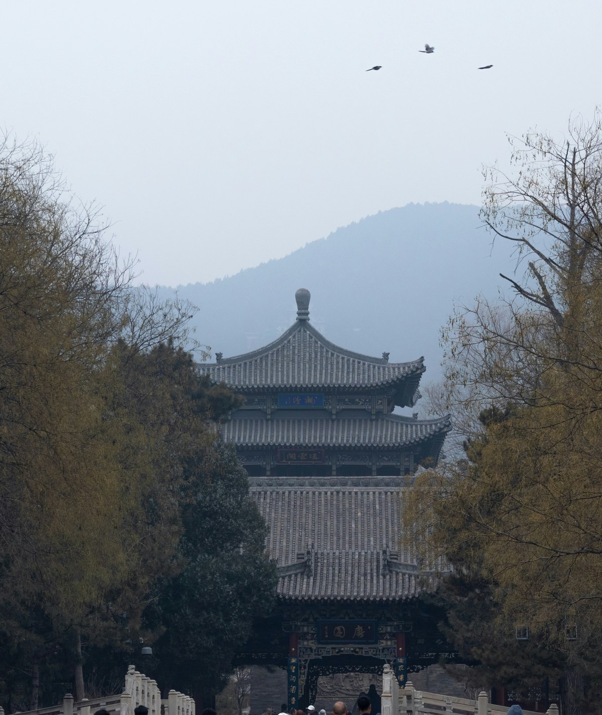 山西山寺与远山